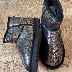 New In Box. Kids booties. Metal and Black. Dream Pairs brand. Size 3.